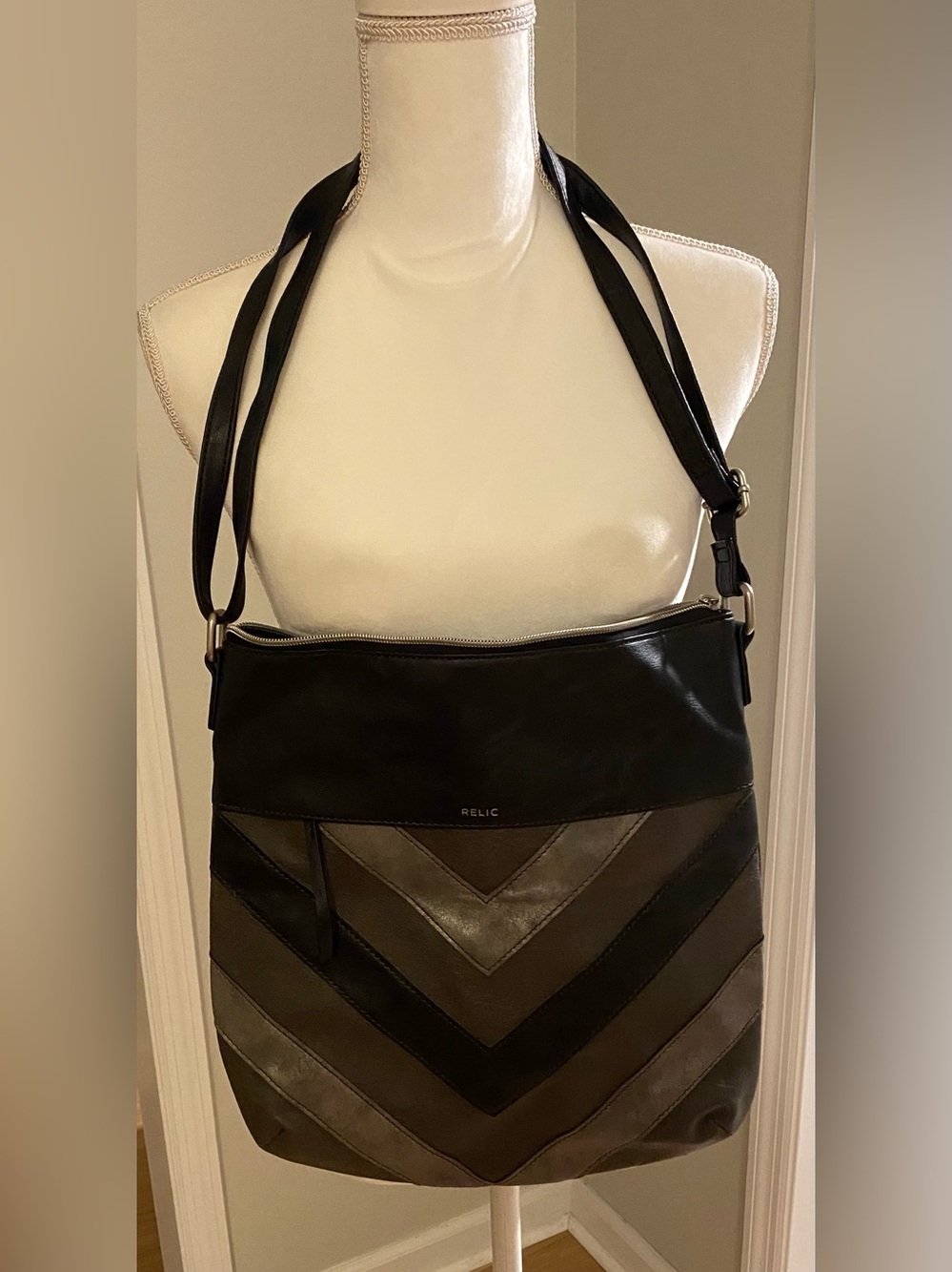 Relic Women's Black and Gray Chevron Crossbody Bag